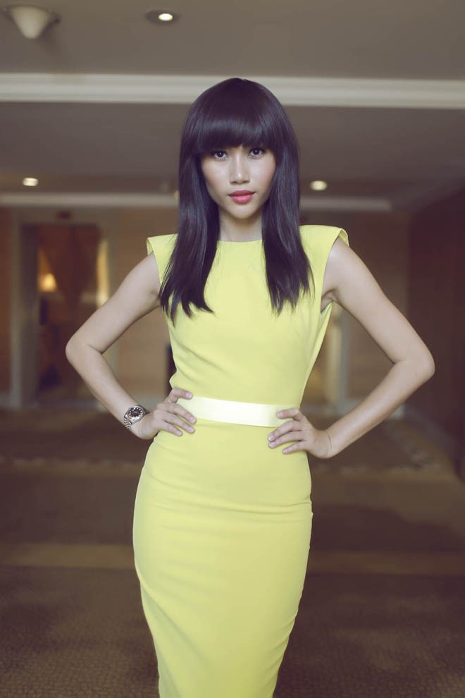 Trang Lạ xuất hiện quyến rũ ở Singapore Fashion Week - ảnh 1